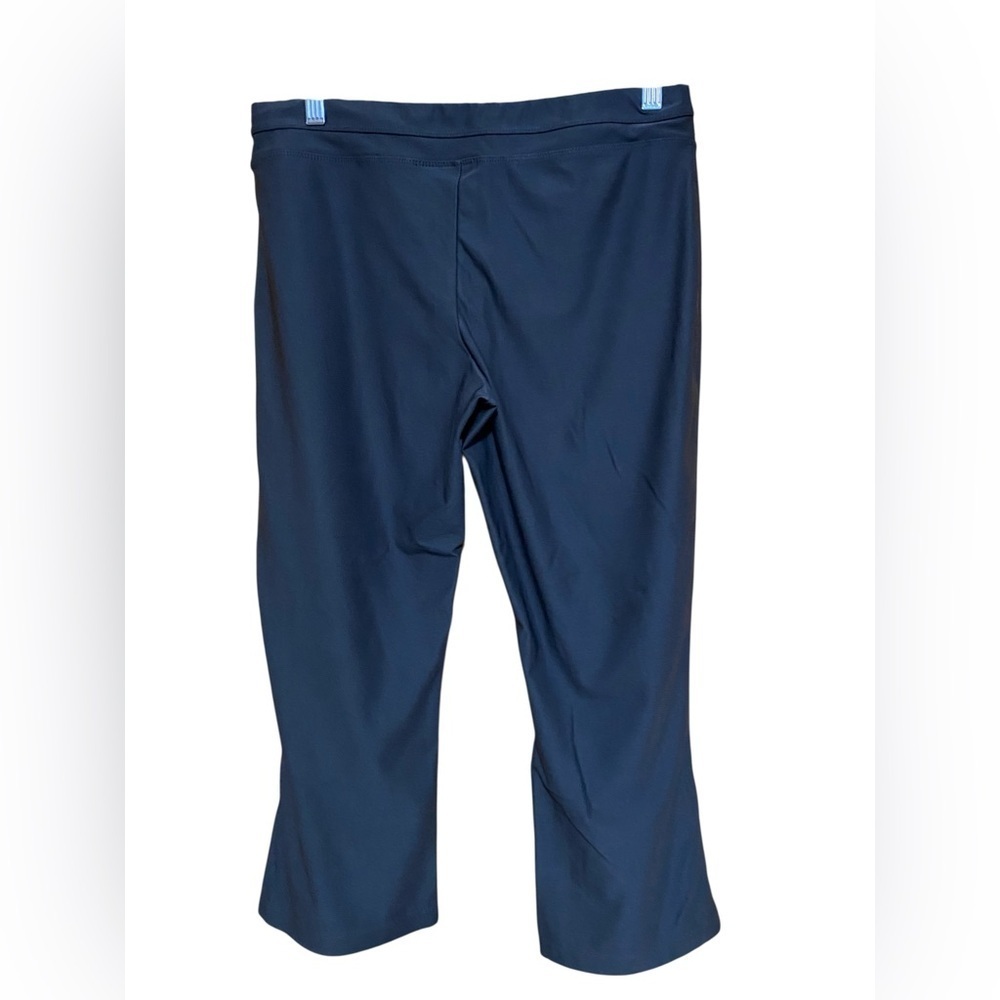 Nike Fit Dry Black Cropped Workout Pants in Size Medium. - Picture 2 of 9